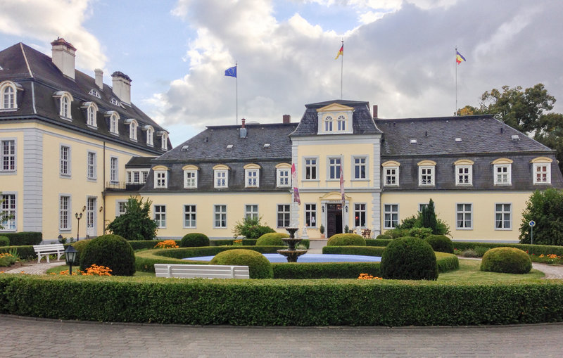 schloss gross plasten
