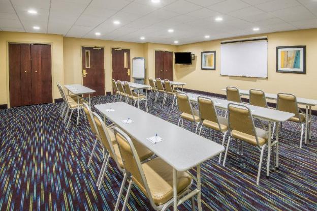 holiday inn express and suites ashland by ihg