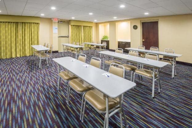 holiday inn express and suites ashland by ihg