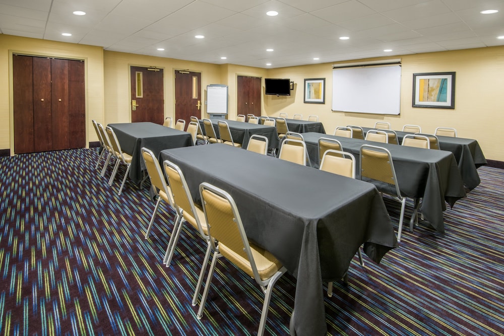 holiday inn express and suites ashland by ihg