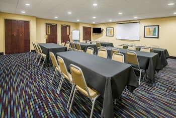 holiday inn express and suites ashland by ihg
