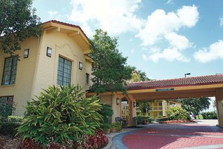 Baymont By Wyndham Houston La Porte,La Porte>>Downtown Houston,3 star