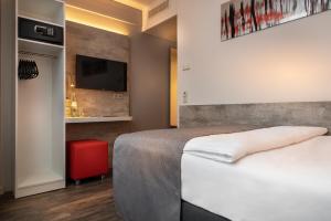 Select Hotel Wiesbaden,Mitte>>Frankfurt,2 star