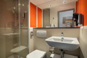 Select Hotel Wiesbaden,Mitte>>Frankfurt,2 star