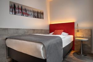 Select Hotel Wiesbaden,Mitte>>Frankfurt,2 star