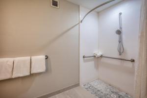 holiday inn express hotel and suites greenville by ihg