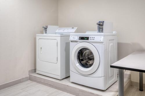 holiday inn express hotel and suites greenville by ihg