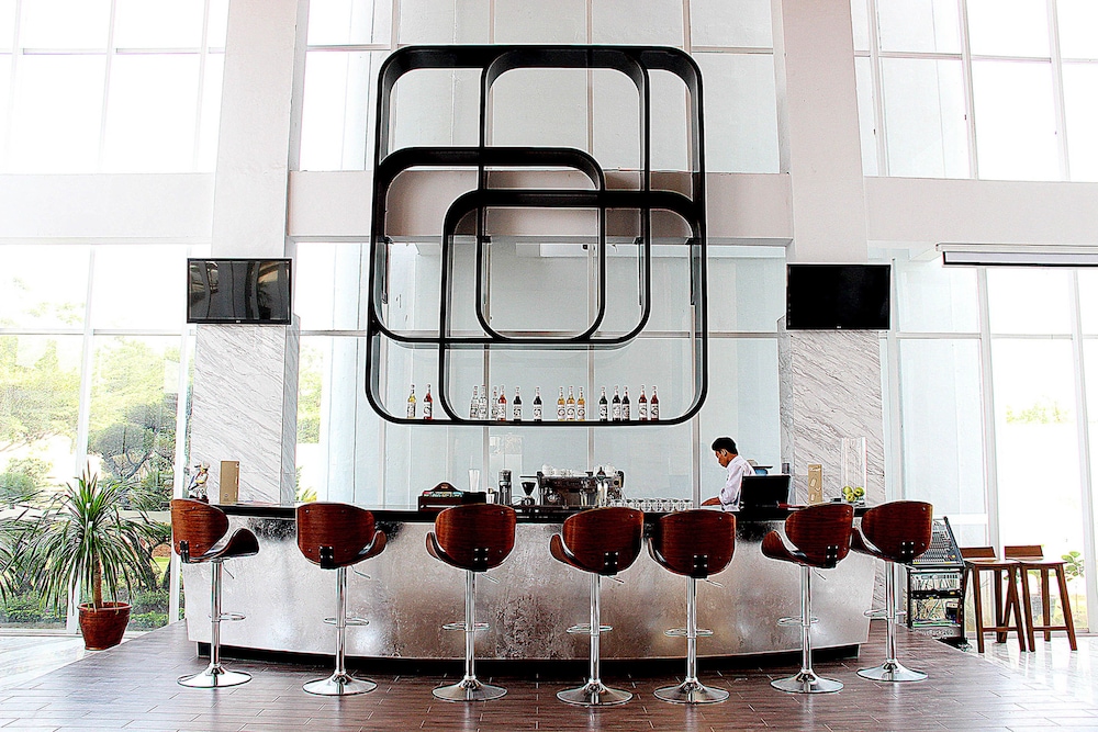 hariston hotel and suites