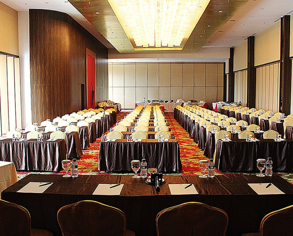 hariston hotel and suites