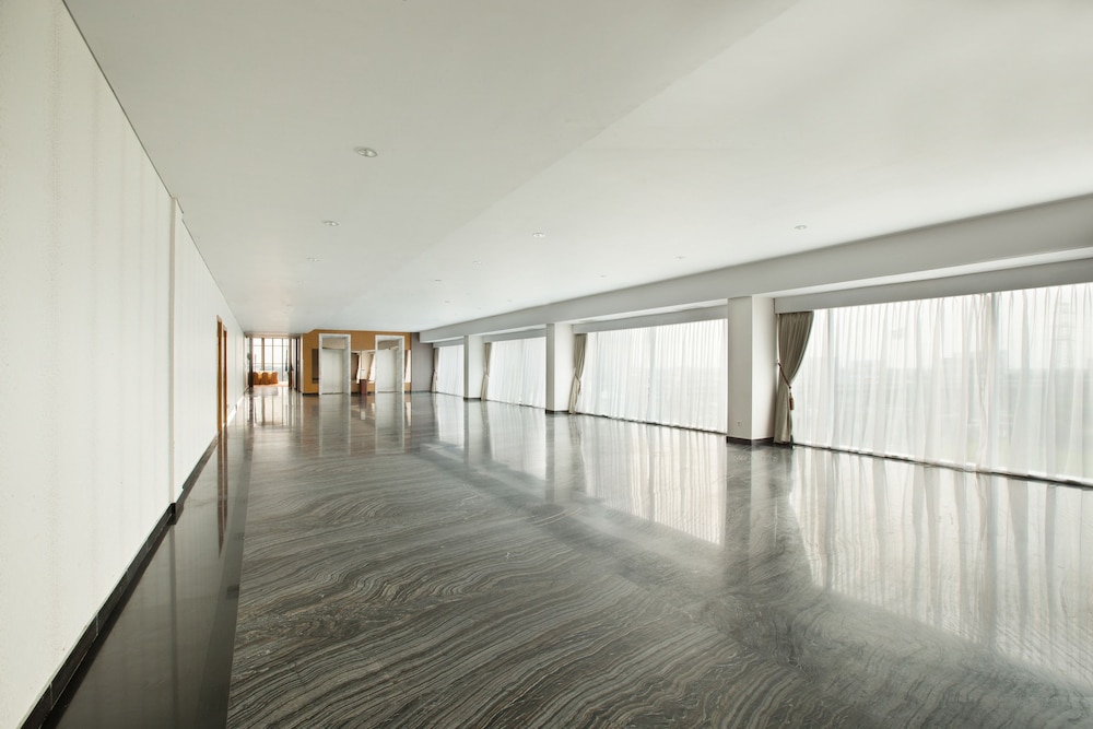 hariston hotel and suites