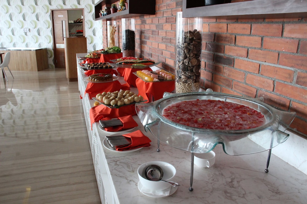 hariston hotel and suites