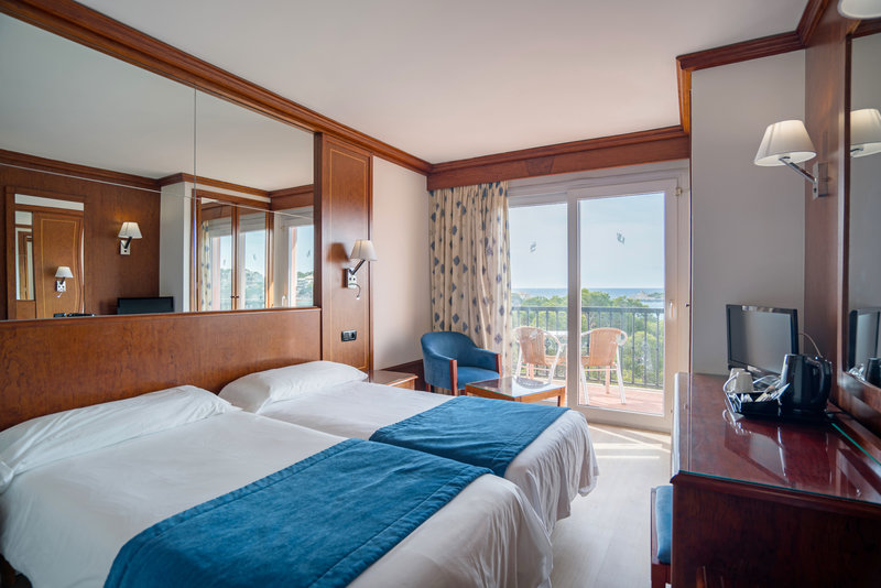 hotel thb felip adults only