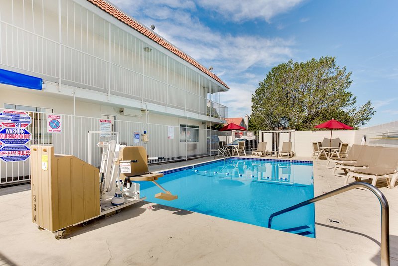 motel 6 albuquerque nm carlisle