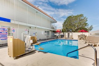 motel 6 albuquerque nm carlisle