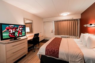 red roof inn detroit warren