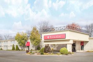 Ramada By Wyndham Cornwall,St Andrews West>>Cornwall,3 star