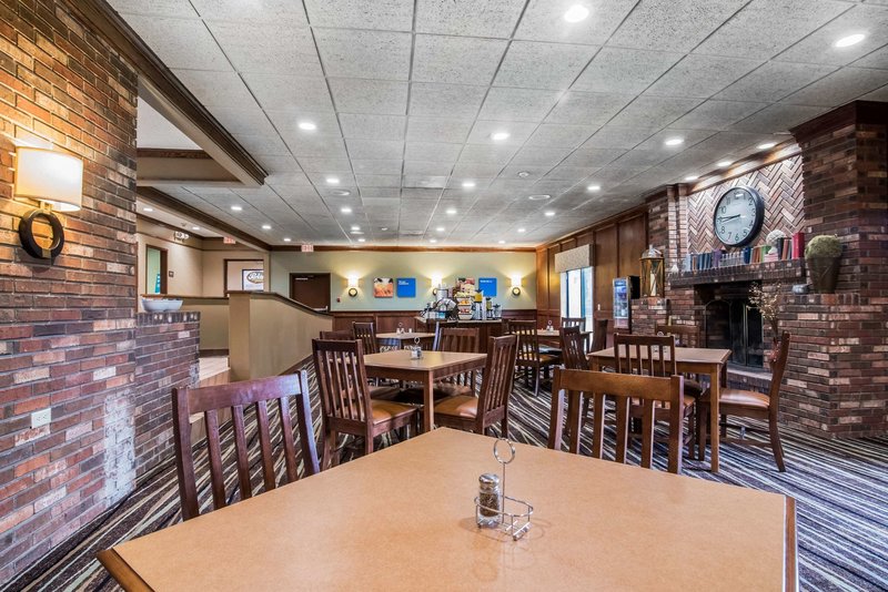 clarion inn and suites university area