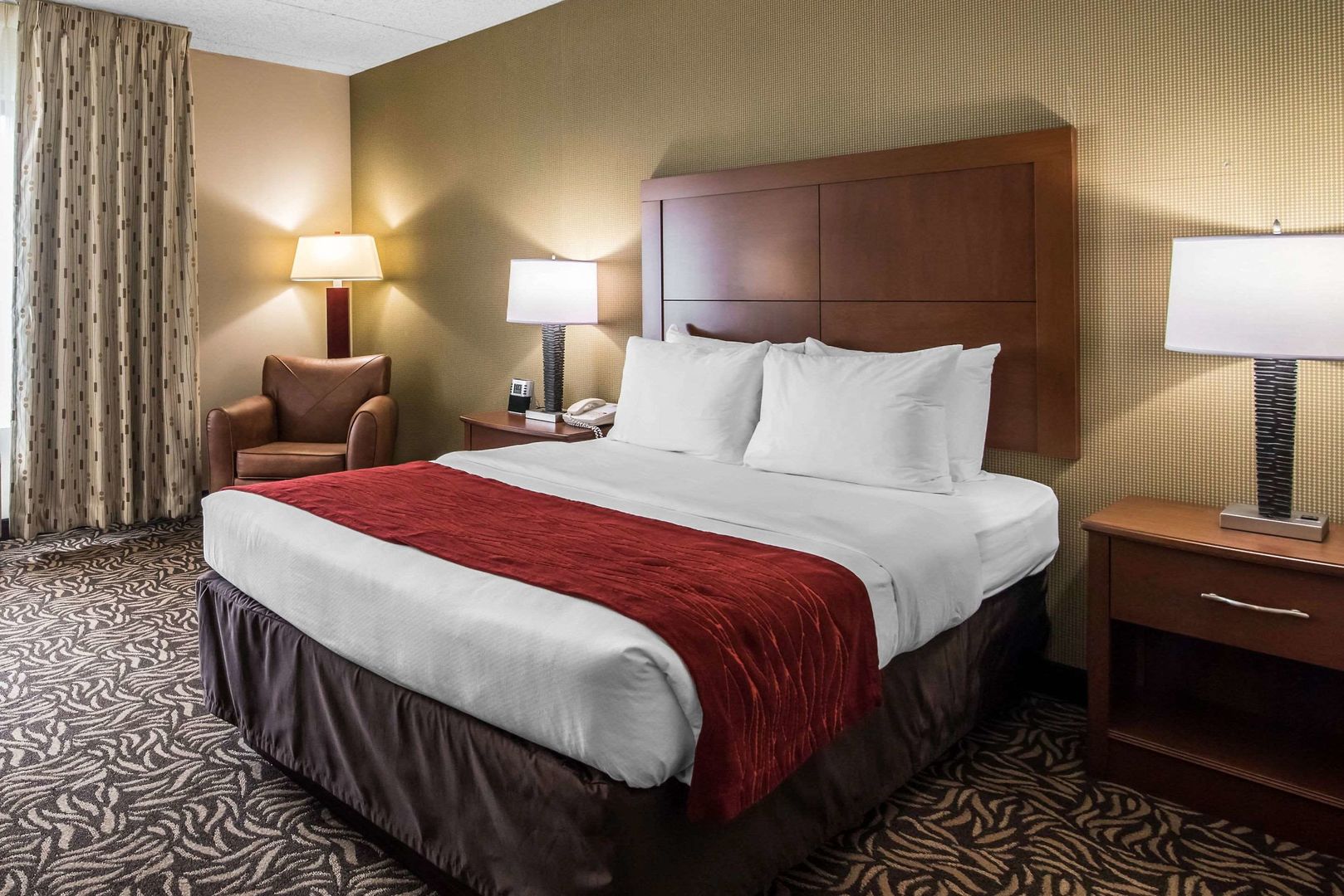 clarion inn and suites university area