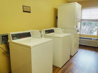 Extended Stay America Suites Memphis Wolfchase Galleria,Lakeland>>Downtown Memphis,3 star