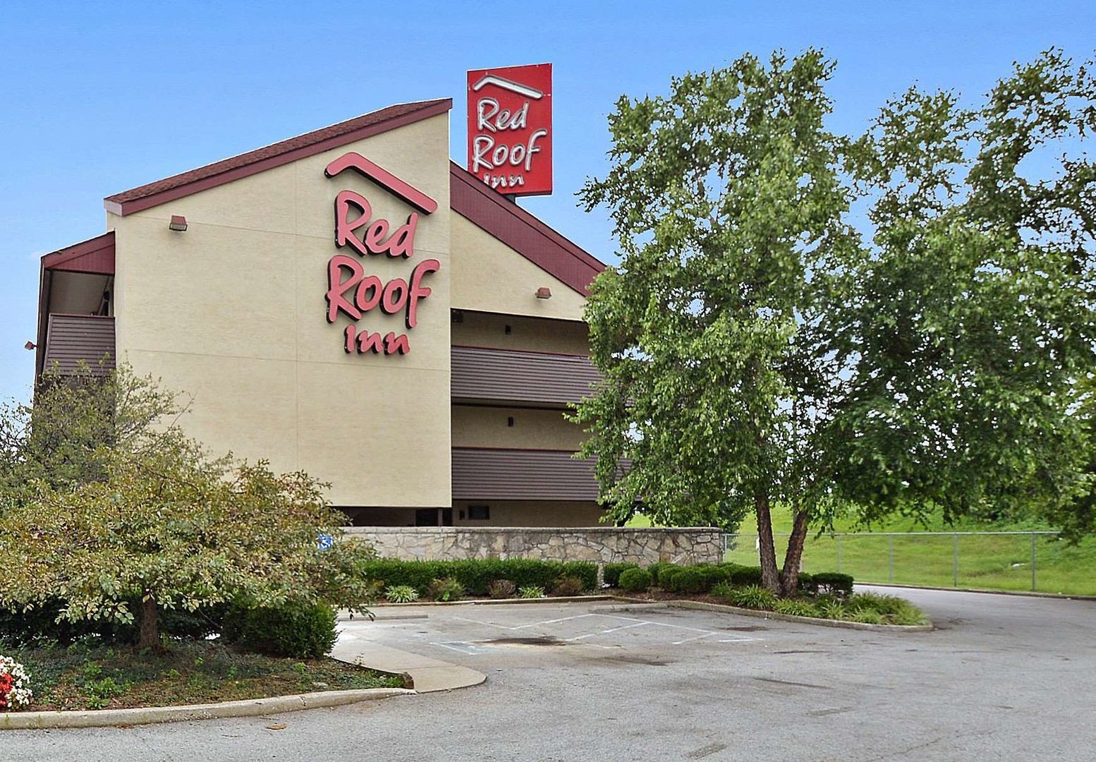 red roof inn louisville expo airport