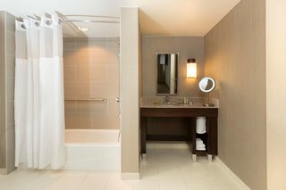 Doubletree Suites By Hilton Nashville Airport,Nashville>>Gallatin,4 star