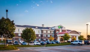 holiday inn express hotel and suites altoona des moines by ihg