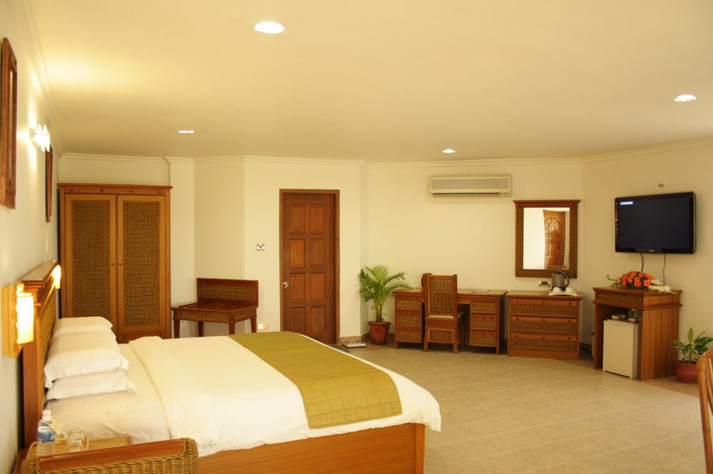 chariot beach resort