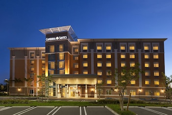 holiday inn express miami airport blue lagoon area by ihg