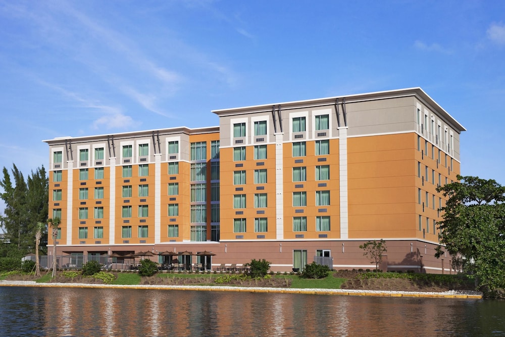 holiday inn express miami airport blue lagoon area by ihg