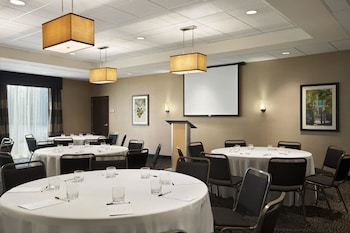 holiday inn express miami airport blue lagoon area by ihg