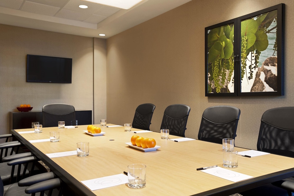 holiday inn express miami airport blue lagoon area by ihg