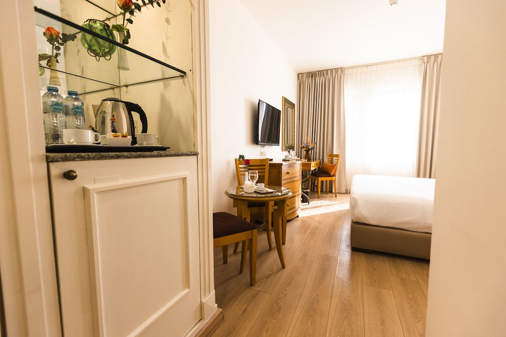 liwan hotel