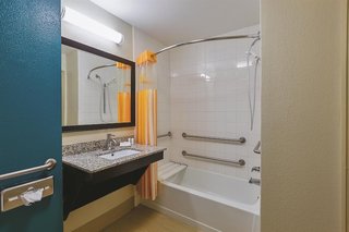 La Quinta Inn & Suites By Wyndham Midland North,Texas>>Midland,3 star