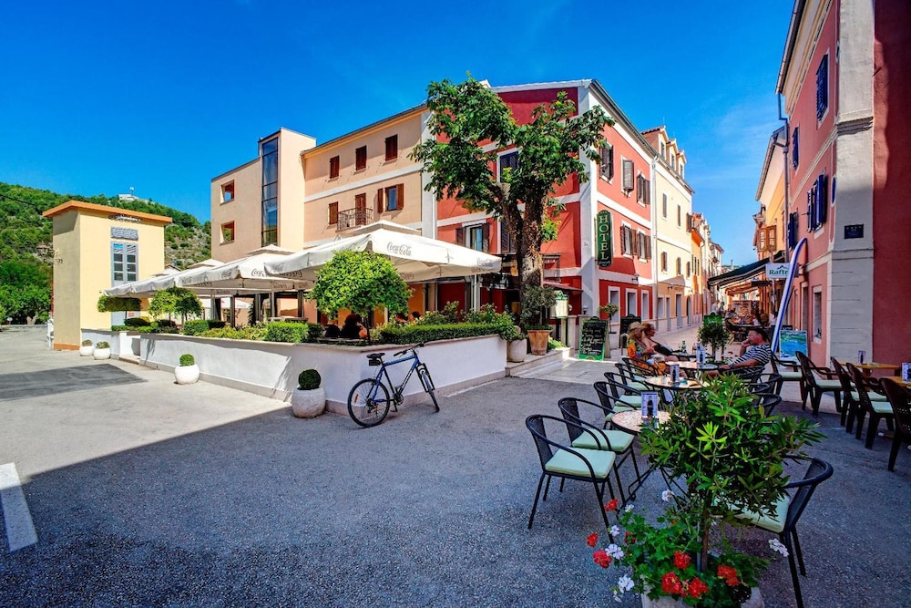 hotel skradinski buk