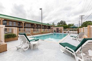 quality inn alexandria