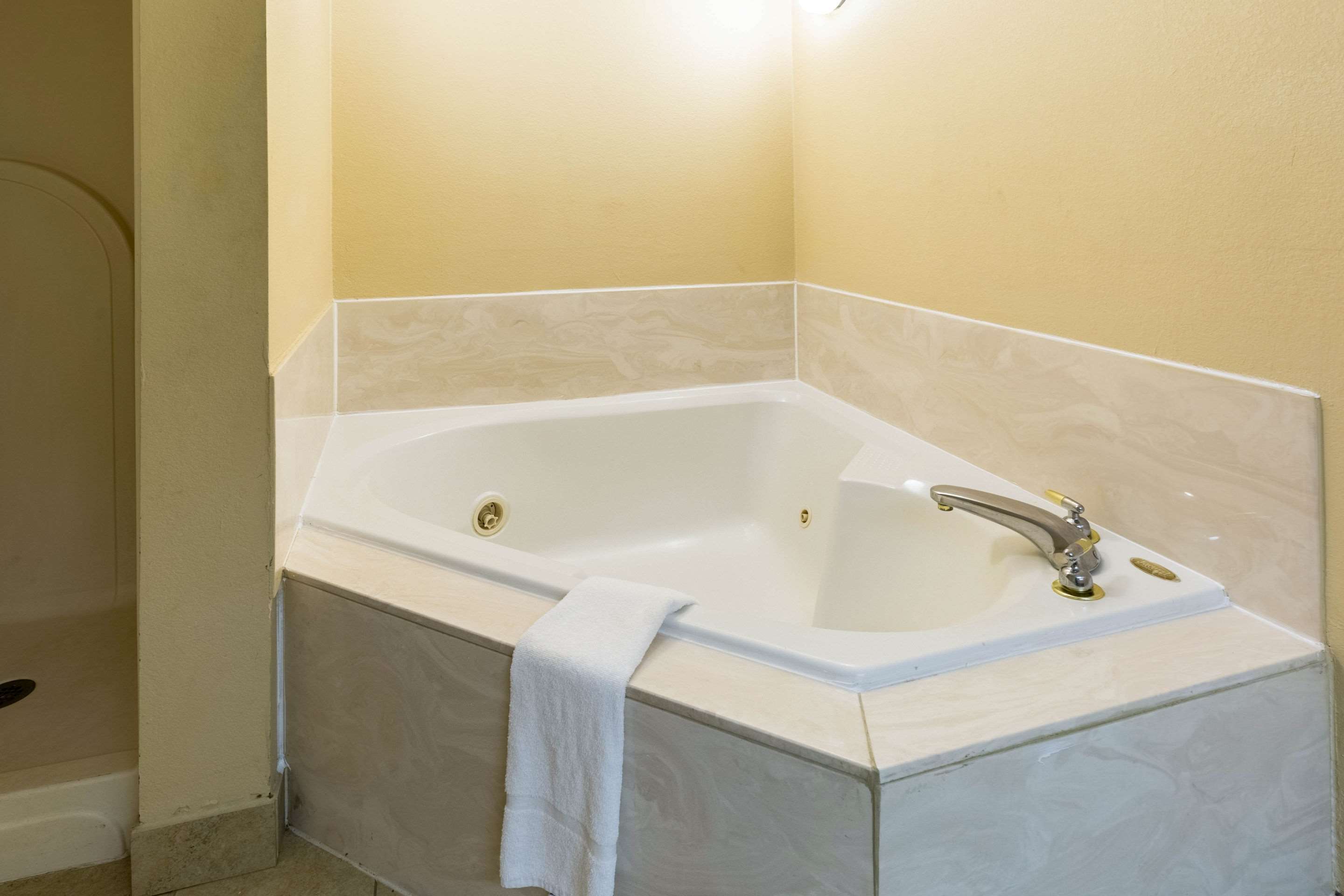 quality inn alexandria