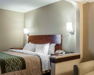 Quality Inn & Suites Near St. Louis And I-255,Collinsville>>Cahokia,3 star