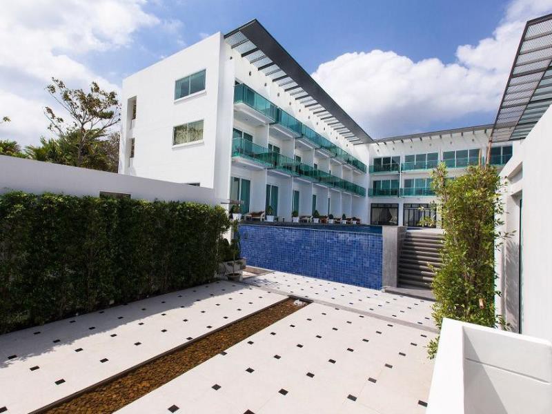 kc beach club and pool villas