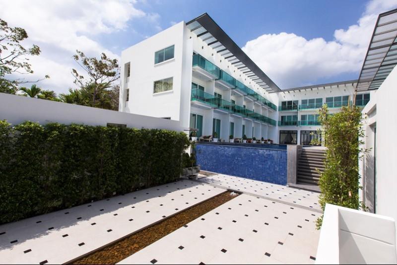 kc beach club and pool villas