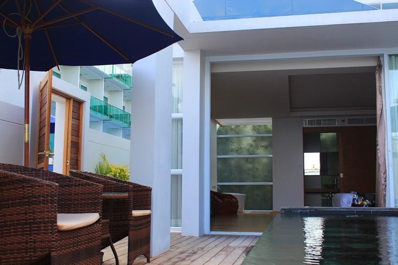 kc beach club and pool villas