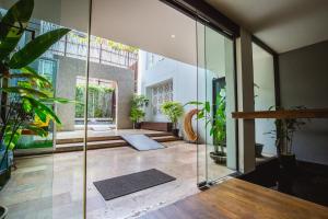 kc beach club and pool villas