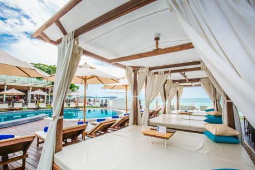 kc beach club and pool villas