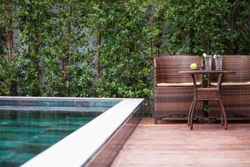 kc beach club and pool villas