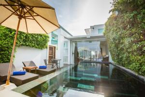 kc beach club and pool villas