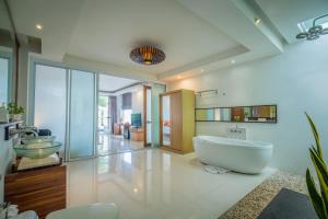 kc beach club and pool villas