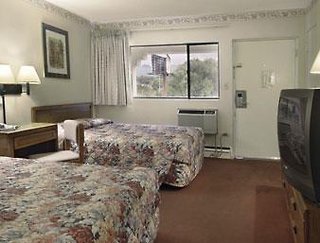 Howard Johnson By Wyndham Colorado Springs,El Paso County>>Colorado Springs,2 star