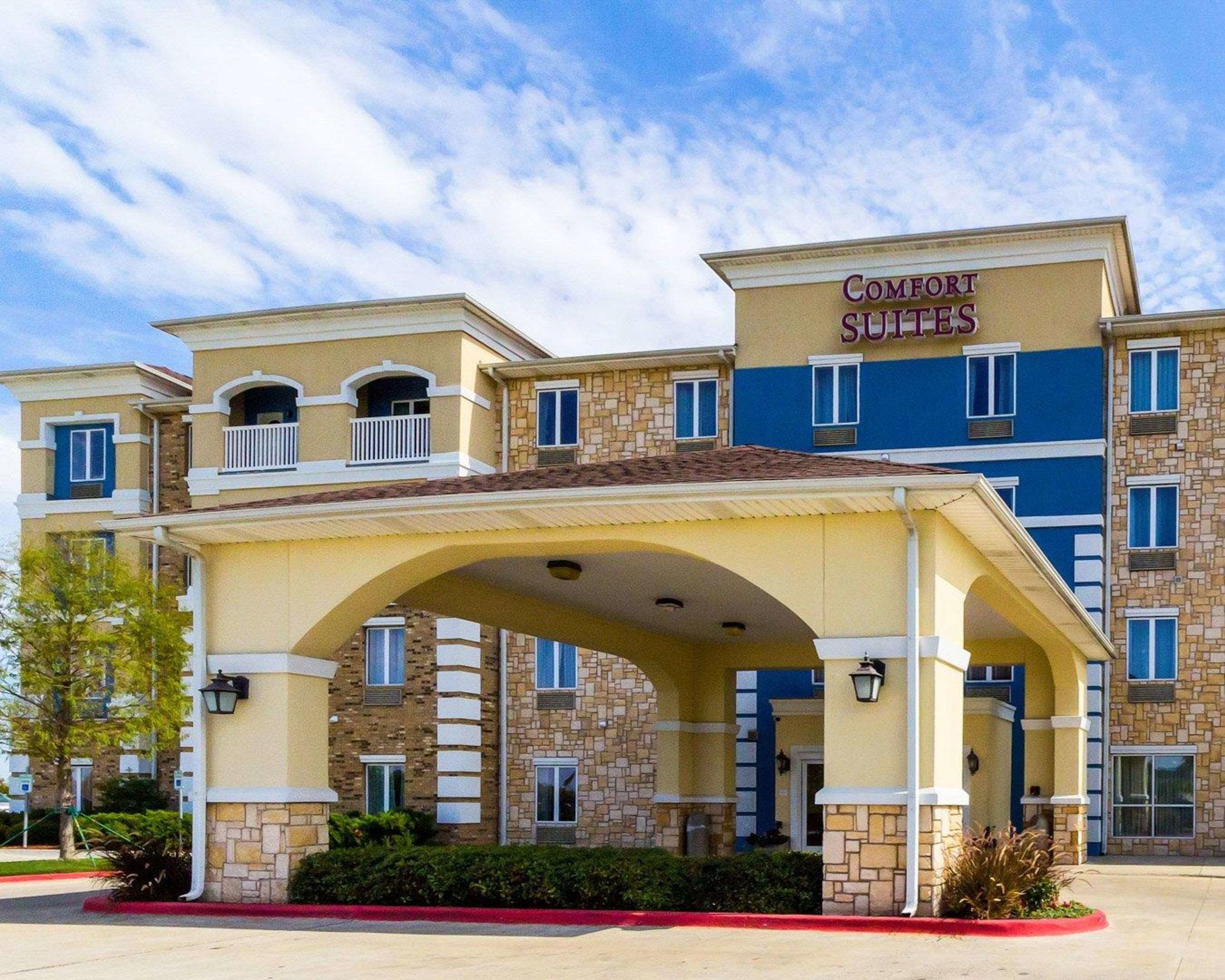 comfort suites central
