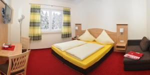Gaststätte & Pension Waldschlösschen,Near Exotarium Oberhof,3 star