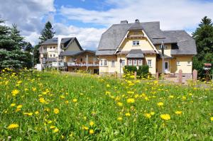 Gaststätte & Pension Waldschlösschen,Near Exotarium Oberhof,3 star
