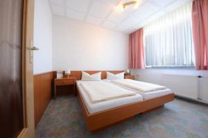 Land-Gut-Hotel Barbarossa,Halle>>Erfurt,3 star